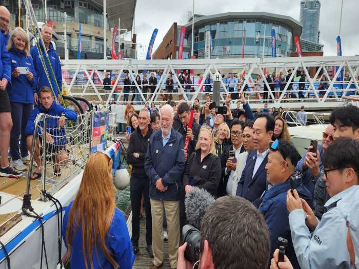 통영시, ‘25-26 클리퍼 세계 일주 요트 대회’ 경남통영호(Team Tongyeong) 명명식 참석 기사 이미지