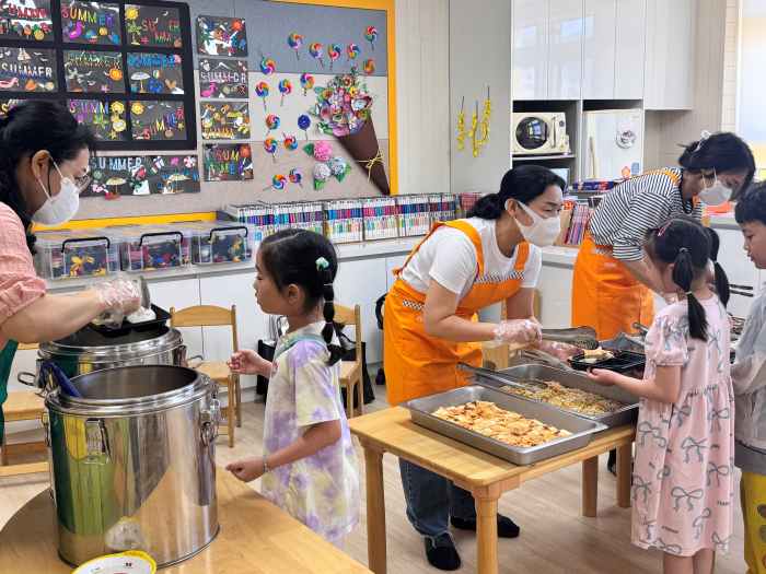 “아이들 건강·학부모 돌봄 공백 모두 잡았다”…통영시 건강 도시락 사업 성료 기사 이미지