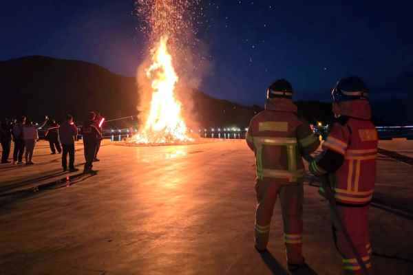 통영소방서, 정월대보름 달집태우기 행사장 ‘소방력 전진 배치’ 기사 이미지