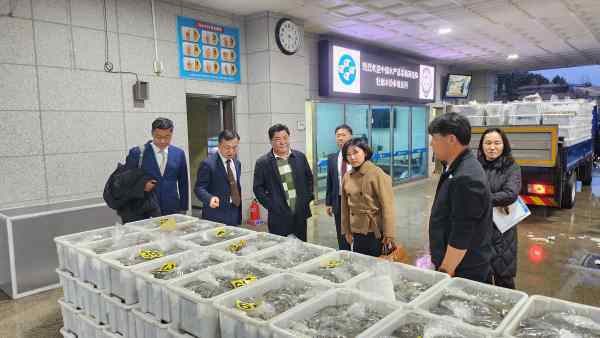 통영시, 중국 수산물 바이어 현장 견학… 수출 확대 ‘청신호’ 기사 이미지