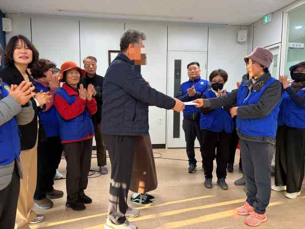 통영 미수동 바르게살기위원회, 지역 인재 위한 장학금 전달 기사 이미지