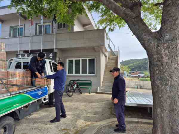 통영시, 벼 병해충 방제 ‘첫 단추’ 완료… 안정 영농 기반 마련 기사 이미지