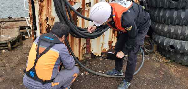 통영해경, 해양 오염 취약 선박 전수 점검… 유류 유출 선제 차단 기사 이미지
